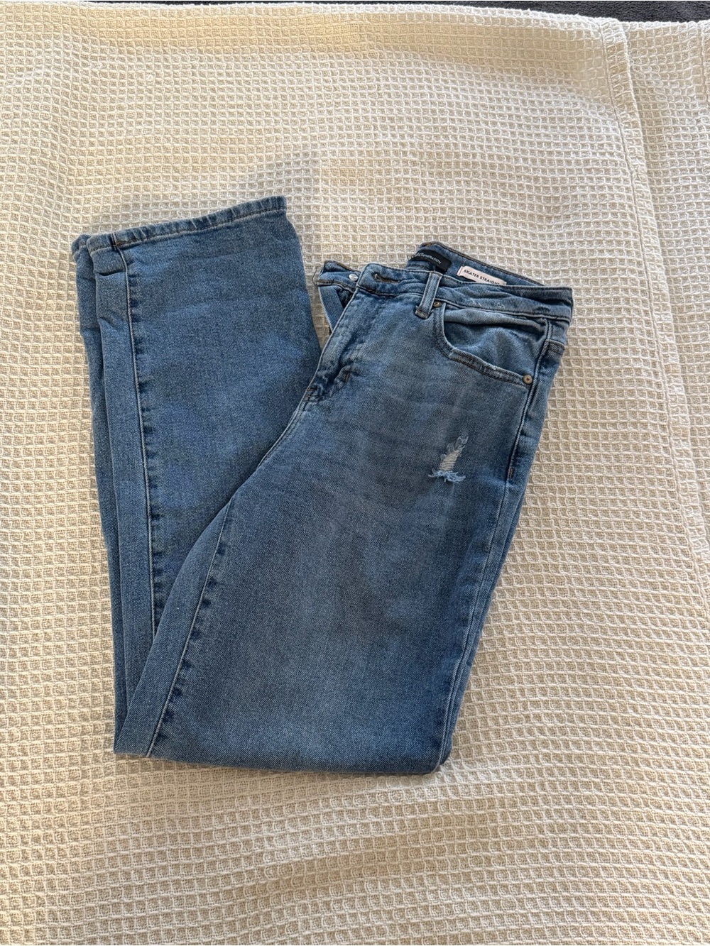 Straight Leg Women's Jeans in Classic Blue Wash